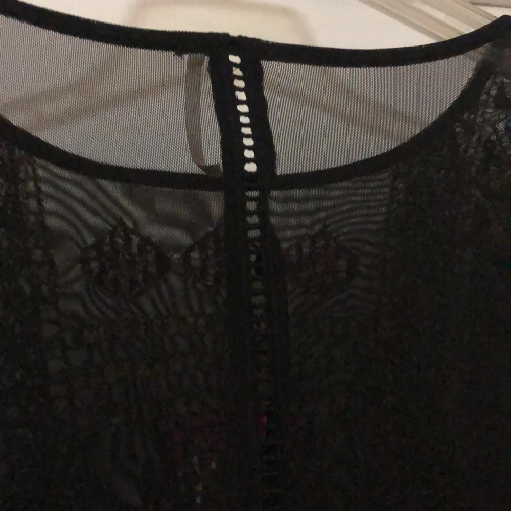 - FREE PEOPLE Beautiful Embroidered Free People blouse. XS